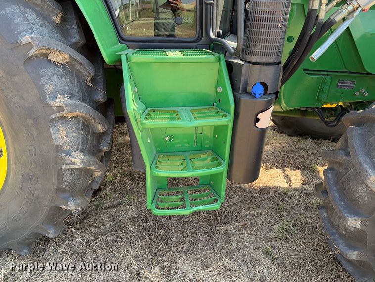 image for item FN3799 2015 John Deere 6125M MFWD tractor