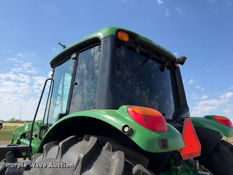 image for item FN3799 2015 John Deere 6125M MFWD tractor