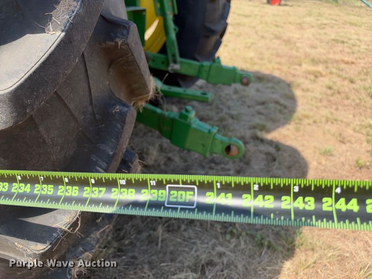 image for item FN3799 2015 John Deere 6125M MFWD tractor