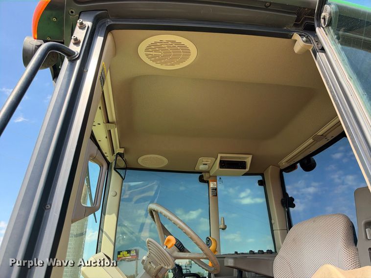 image for item FN3799 2015 John Deere 6125M MFWD tractor