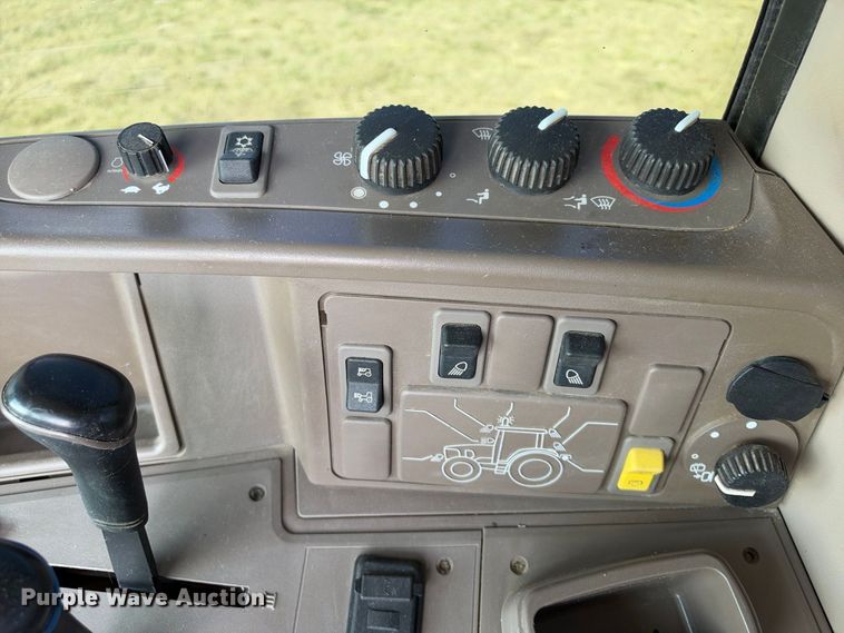image for item FN3799 2015 John Deere 6125M MFWD tractor