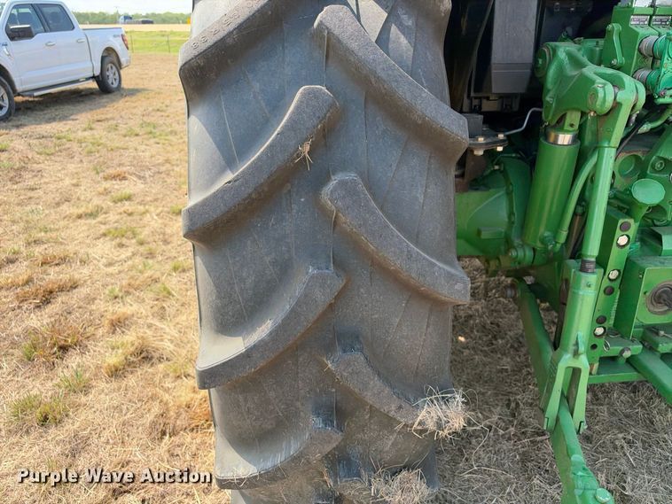 image for item FN3799 2015 John Deere 6125M MFWD tractor