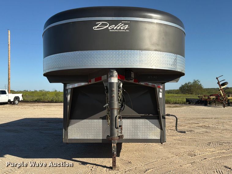 image for item FN3800 2017 Delta Manufacturing, Inc. livestock trailer