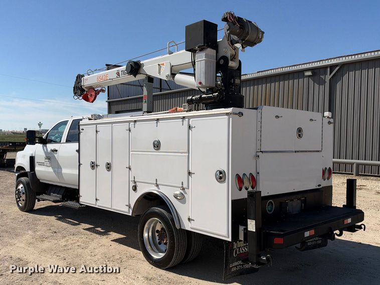 image for item FN3802 2020 Chevrolet Silverado 6500HD 4X4 mechanics truck