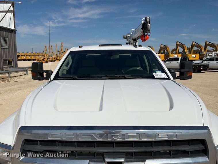 image for item FN3802 2020 Chevrolet Silverado 6500HD 4X4 mechanics truck