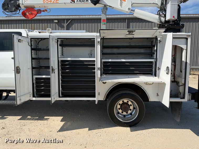 image for item FN3802 2020 Chevrolet Silverado 6500HD 4X4 mechanics truck