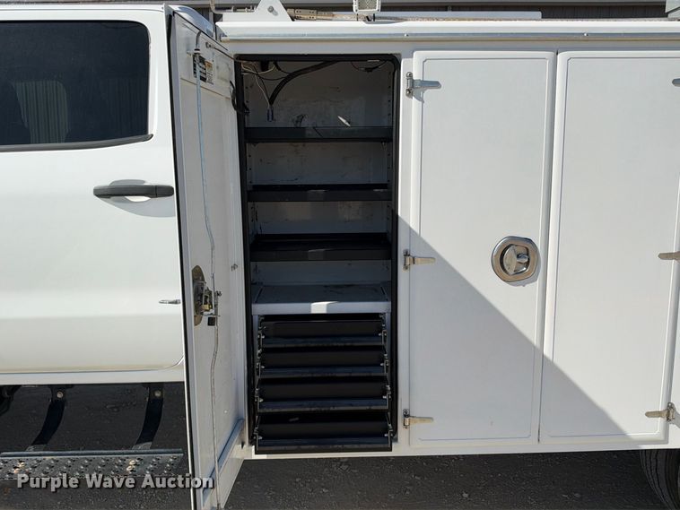 image for item FN3802 2020 Chevrolet Silverado 6500HD 4X4 mechanics truck