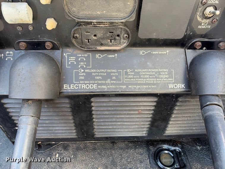 image for item FN3802 2020 Chevrolet Silverado 6500HD 4X4 mechanics truck