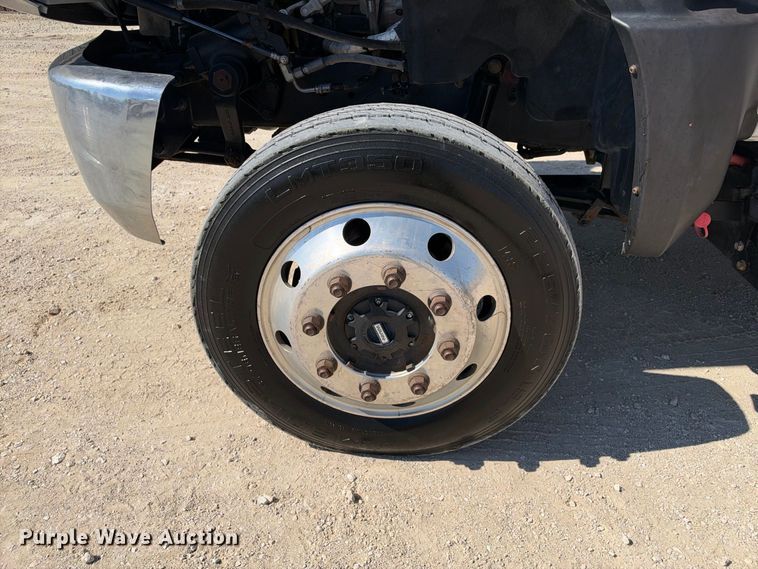 image for item FN3802 2020 Chevrolet Silverado 6500HD 4X4 mechanics truck