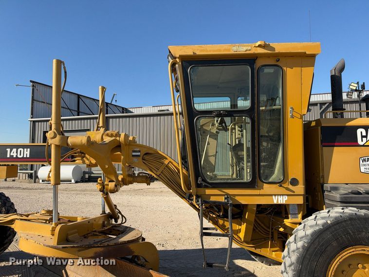 image for item FN3803 2005 Caterpillar 140H motor grader