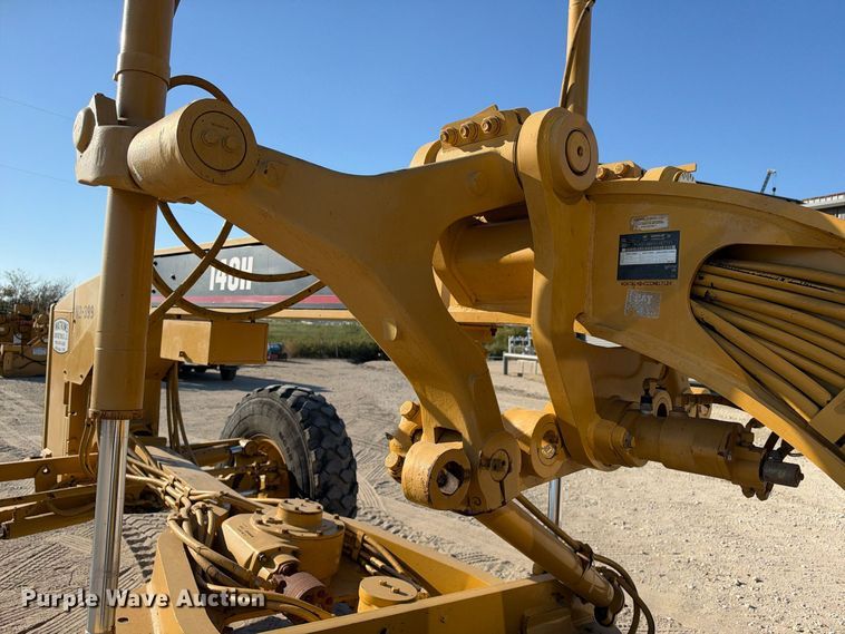 image for item FN3803 2005 Caterpillar 140H motor grader