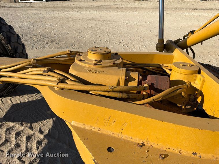 image for item FN3803 2005 Caterpillar 140H motor grader