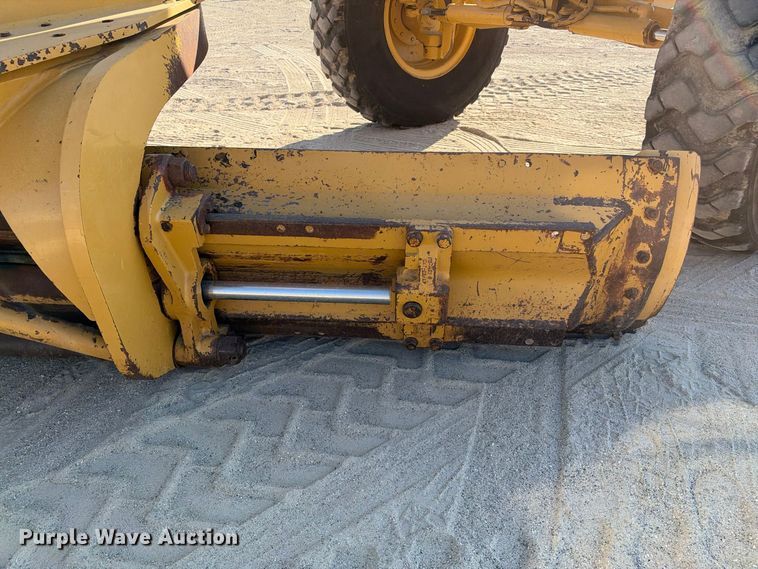 image for item FN3803 2005 Caterpillar 140H motor grader