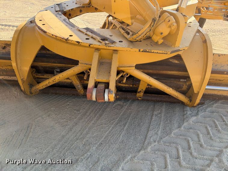 image for item FN3803 2005 Caterpillar 140H motor grader