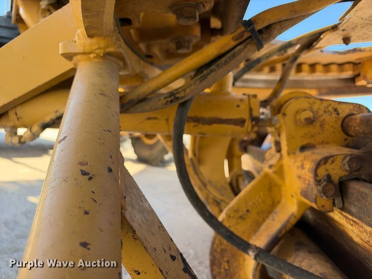 image for item FN3803 2005 Caterpillar 140H motor grader