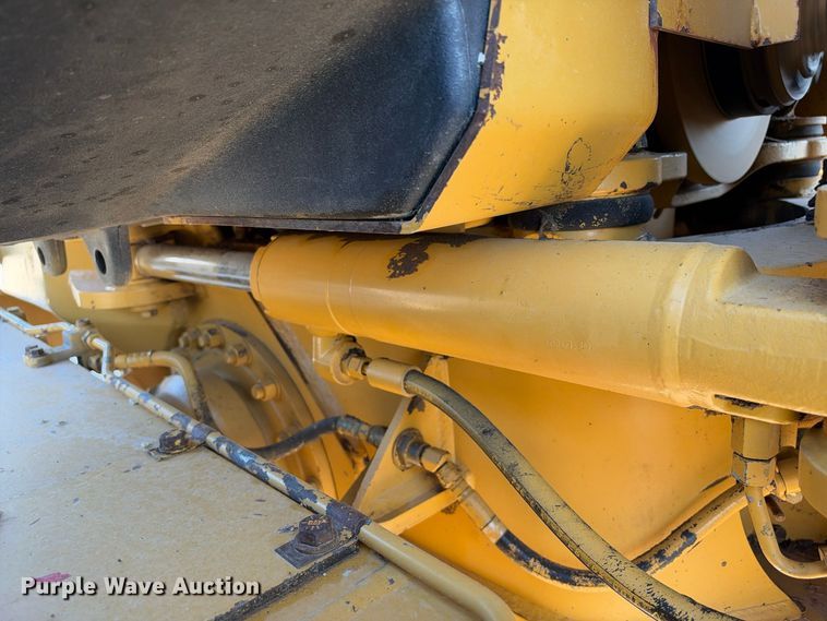 image for item FN3803 2005 Caterpillar 140H motor grader