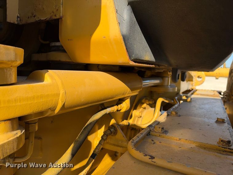 image for item FN3803 2005 Caterpillar 140H motor grader