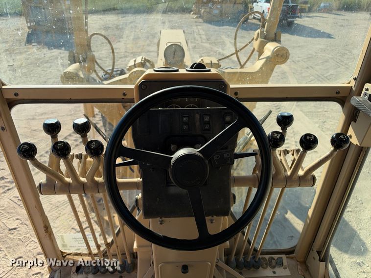 image for item FN3803 2005 Caterpillar 140H motor grader