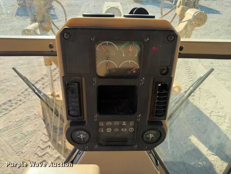 image for item FN3803 2005 Caterpillar 140H motor grader