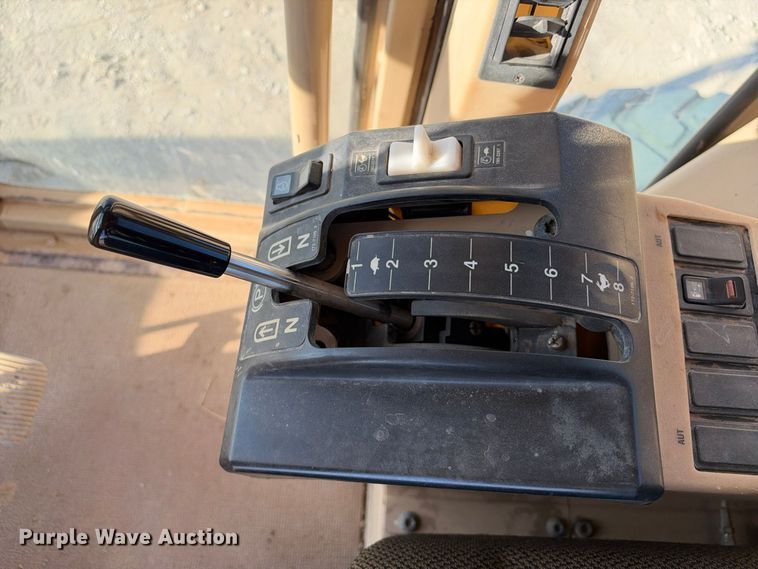 image for item FN3803 2005 Caterpillar 140H motor grader