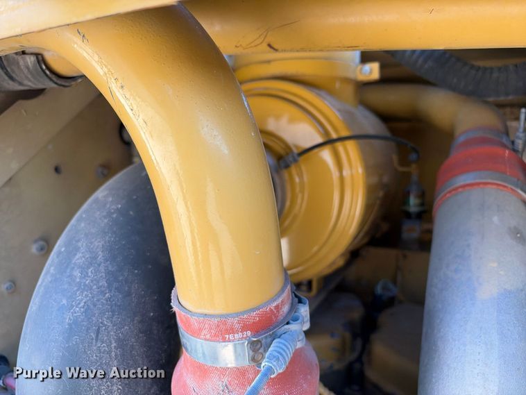 image for item FN3803 2005 Caterpillar 140H motor grader