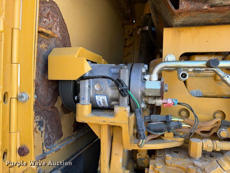 image for item FN3803 2005 Caterpillar 140H motor grader