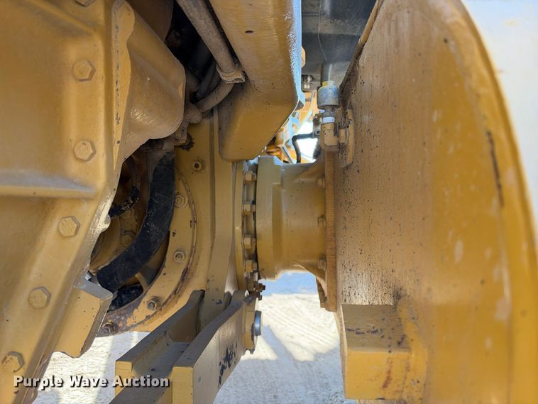 image for item FN3803 2005 Caterpillar 140H motor grader