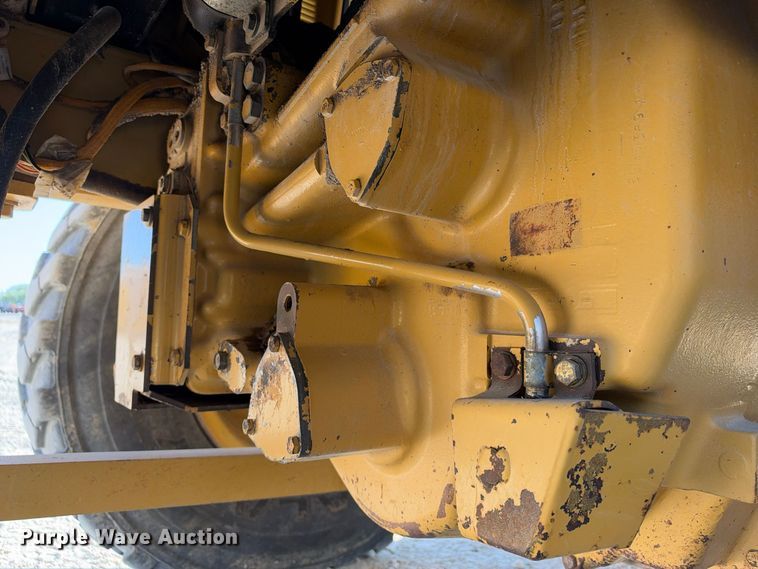 image for item FN3803 2005 Caterpillar 140H motor grader