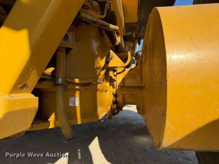 image for item FN3803 2005 Caterpillar 140H motor grader