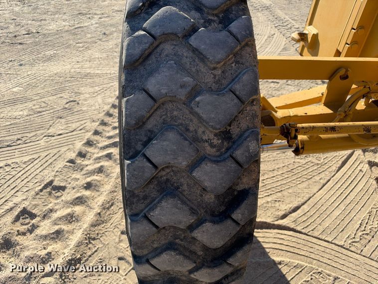 image for item FN3803 2005 Caterpillar 140H motor grader