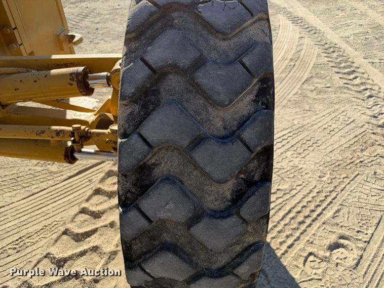 image for item FN3803 2005 Caterpillar 140H motor grader