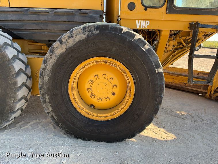 image for item FN3803 2005 Caterpillar 140H motor grader