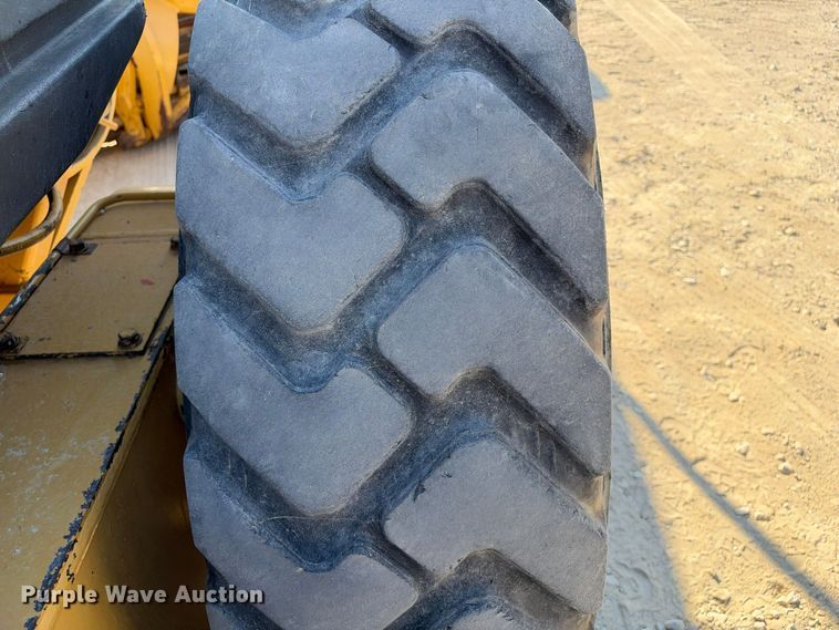 image for item FN3803 2005 Caterpillar 140H motor grader