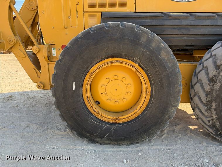 image for item FN3803 2005 Caterpillar 140H motor grader