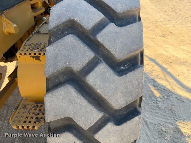 image for item FN3803 2005 Caterpillar 140H motor grader