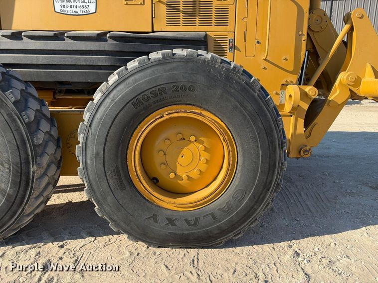 image for item FN3803 2005 Caterpillar 140H motor grader