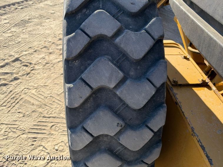 image for item FN3803 2005 Caterpillar 140H motor grader