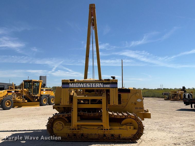 image for item FN3806 1993 Caterpillar D6E with M562 pipelayer
