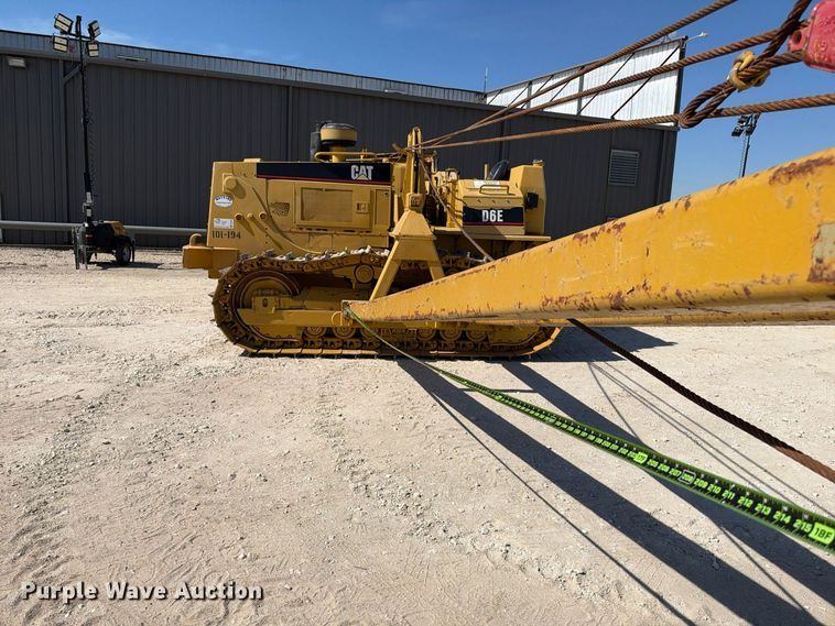 image for item FN3806 1993 Caterpillar D6E with M562 pipelayer