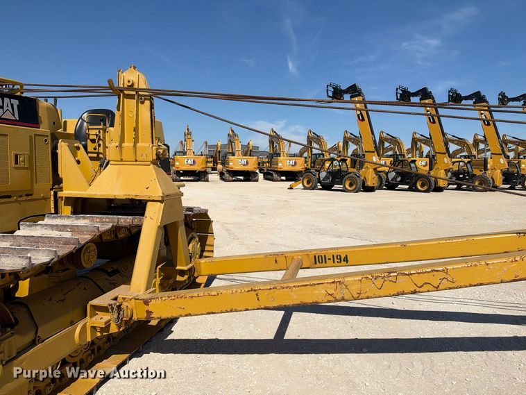 image for item FN3806 1993 Caterpillar D6E with M562 pipelayer