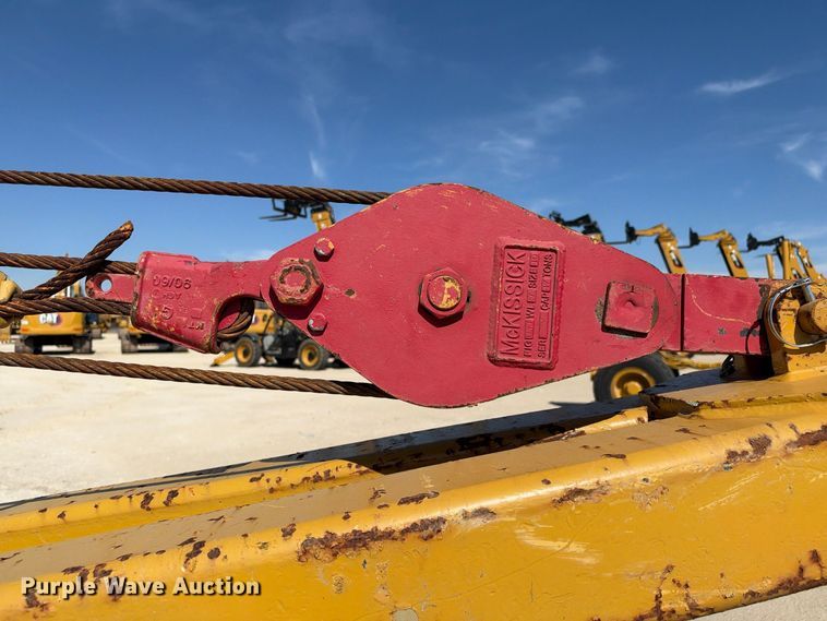 image for item FN3806 1993 Caterpillar D6E with M562 pipelayer