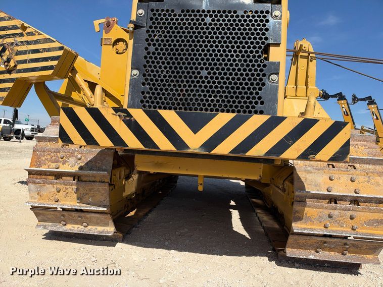 image for item FN3806 1993 Caterpillar D6E with M562 pipelayer