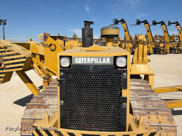 image for item FN3806 1993 Caterpillar D6E with M562 pipelayer