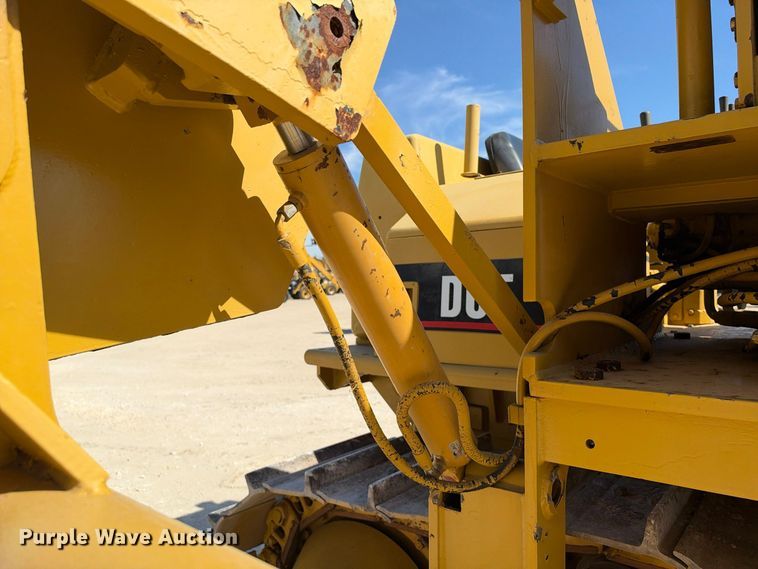 image for item FN3806 1993 Caterpillar D6E with M562 pipelayer
