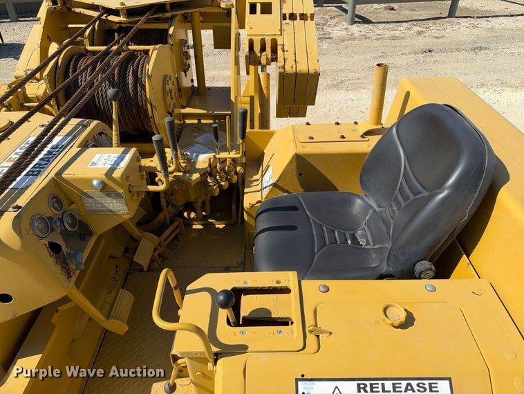 image for item FN3806 1993 Caterpillar D6E with M562 pipelayer