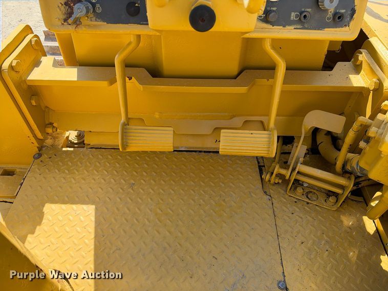 image for item FN3806 1993 Caterpillar D6E with M562 pipelayer