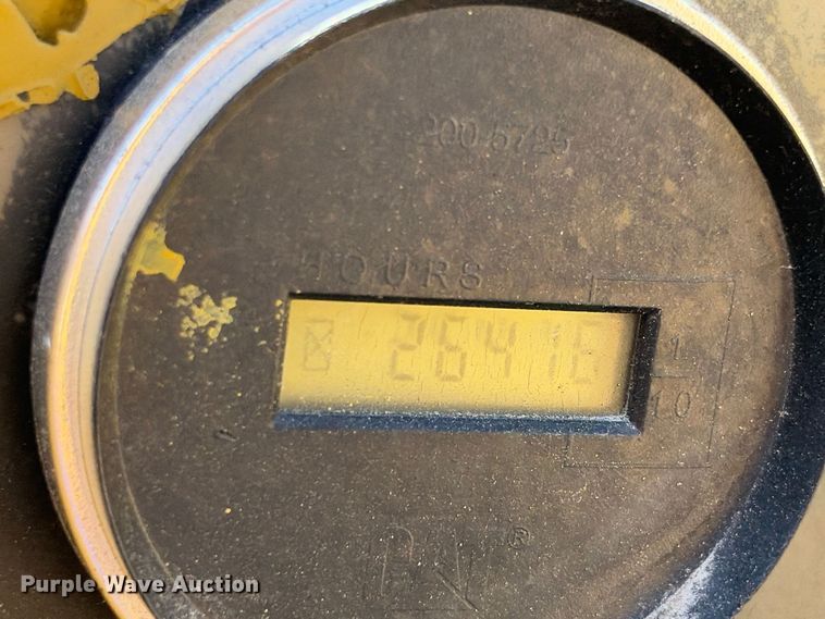 image for item FN3806 1993 Caterpillar D6E with M562 pipelayer