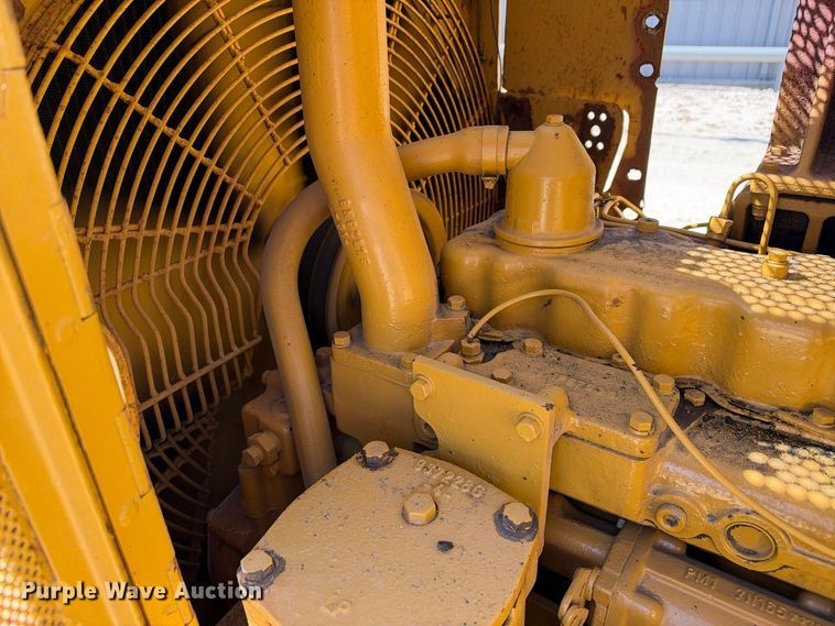 image for item FN3806 1993 Caterpillar D6E with M562 pipelayer