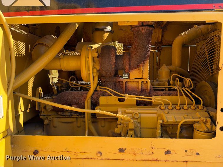 image for item FN3806 1993 Caterpillar D6E with M562 pipelayer