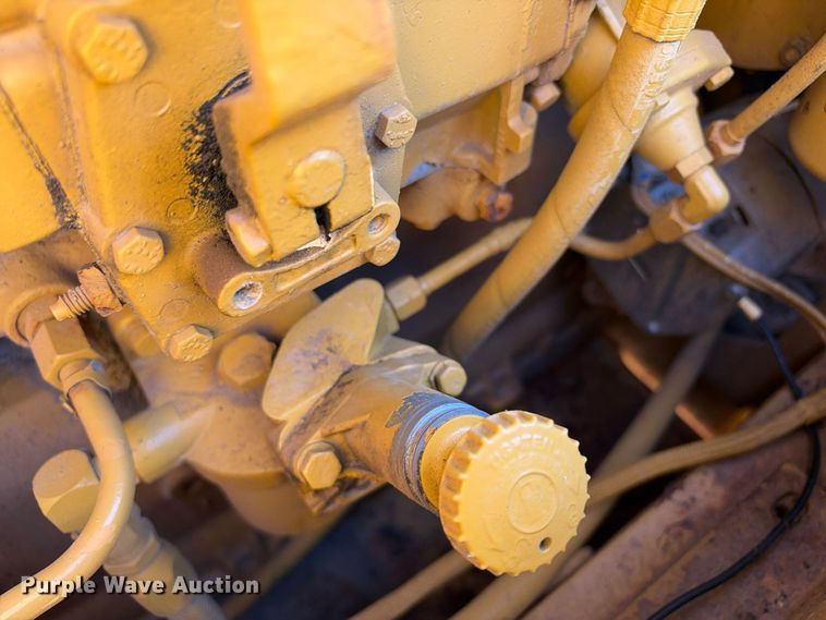 image for item FN3806 1993 Caterpillar D6E with M562 pipelayer
